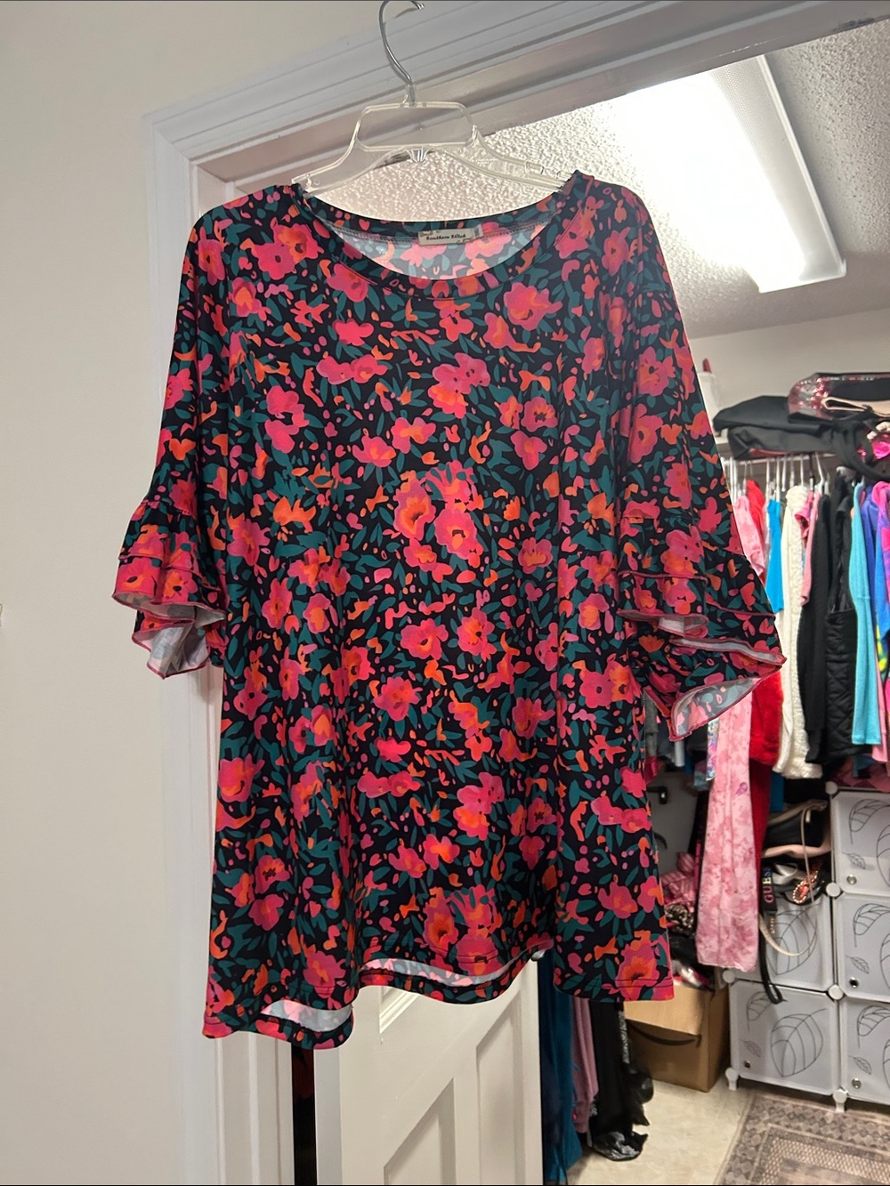 Floral Ruffle Sleeve Women's Top - Pink & Black— GENTLY USED!